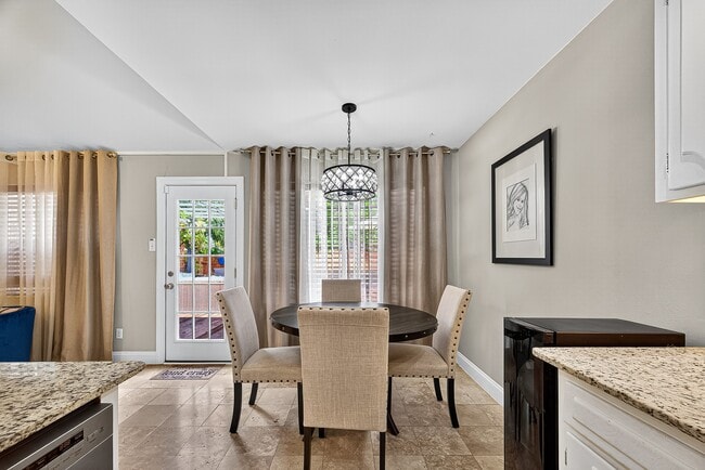 Building Photo - 9402 Meadowcroft Dr