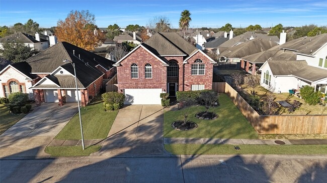 Building Photo - 2202 Drake Falls Dr