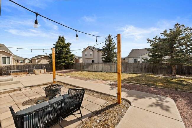 Building Photo - Gorgeous 3BD Home in Antler Creek Golf Cou...