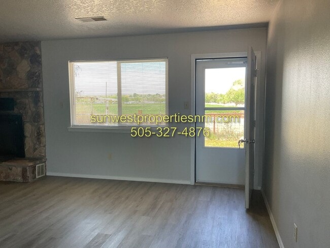 Building Photo - 3 Bedroom, 2 Bath Home in the Country