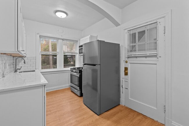 Building Photo - 7336-204 Forsyth