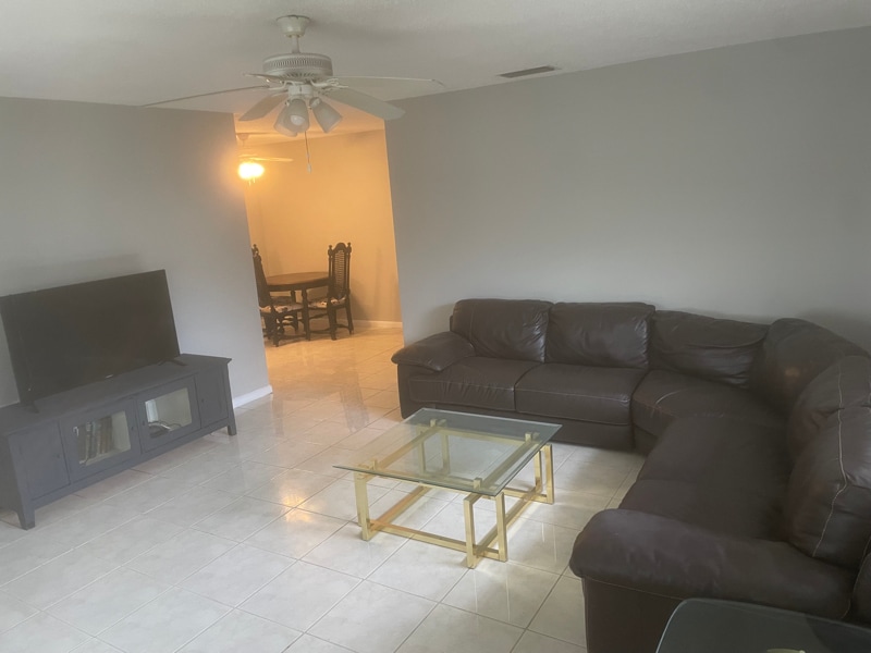 Building Photo - 240 SW 7th St