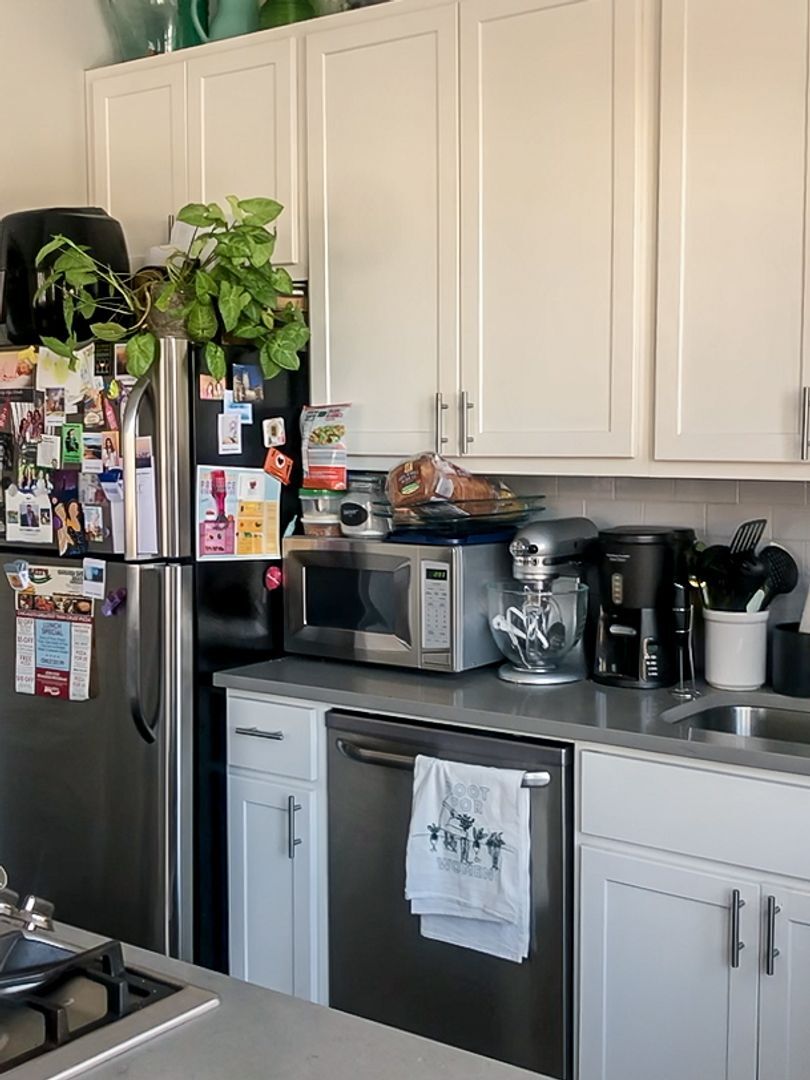 Building Photo - 3852 N Southport Ave