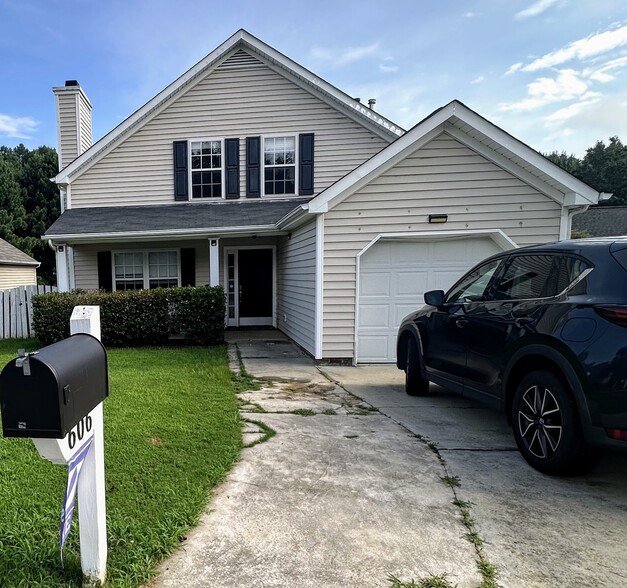 Primary Photo - 606 Edenberry Dr