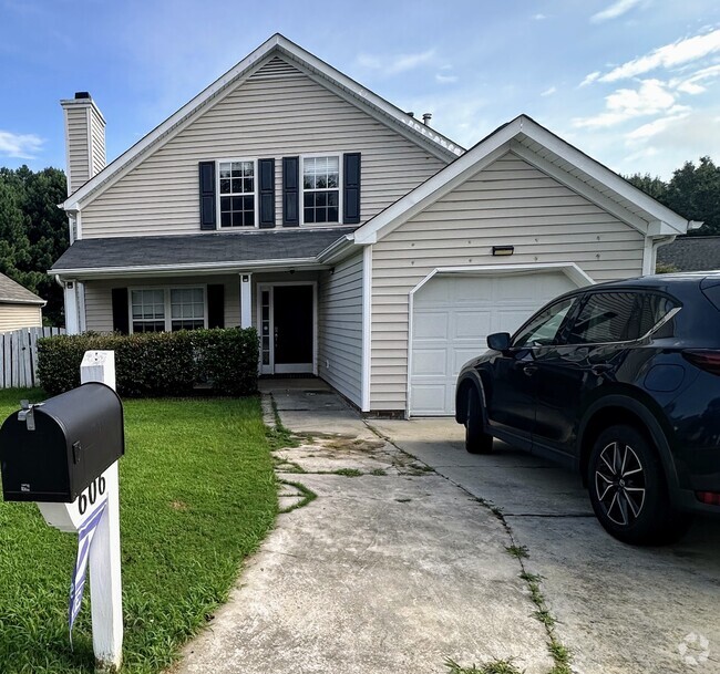 Building Photo - 606 Edenberry Dr