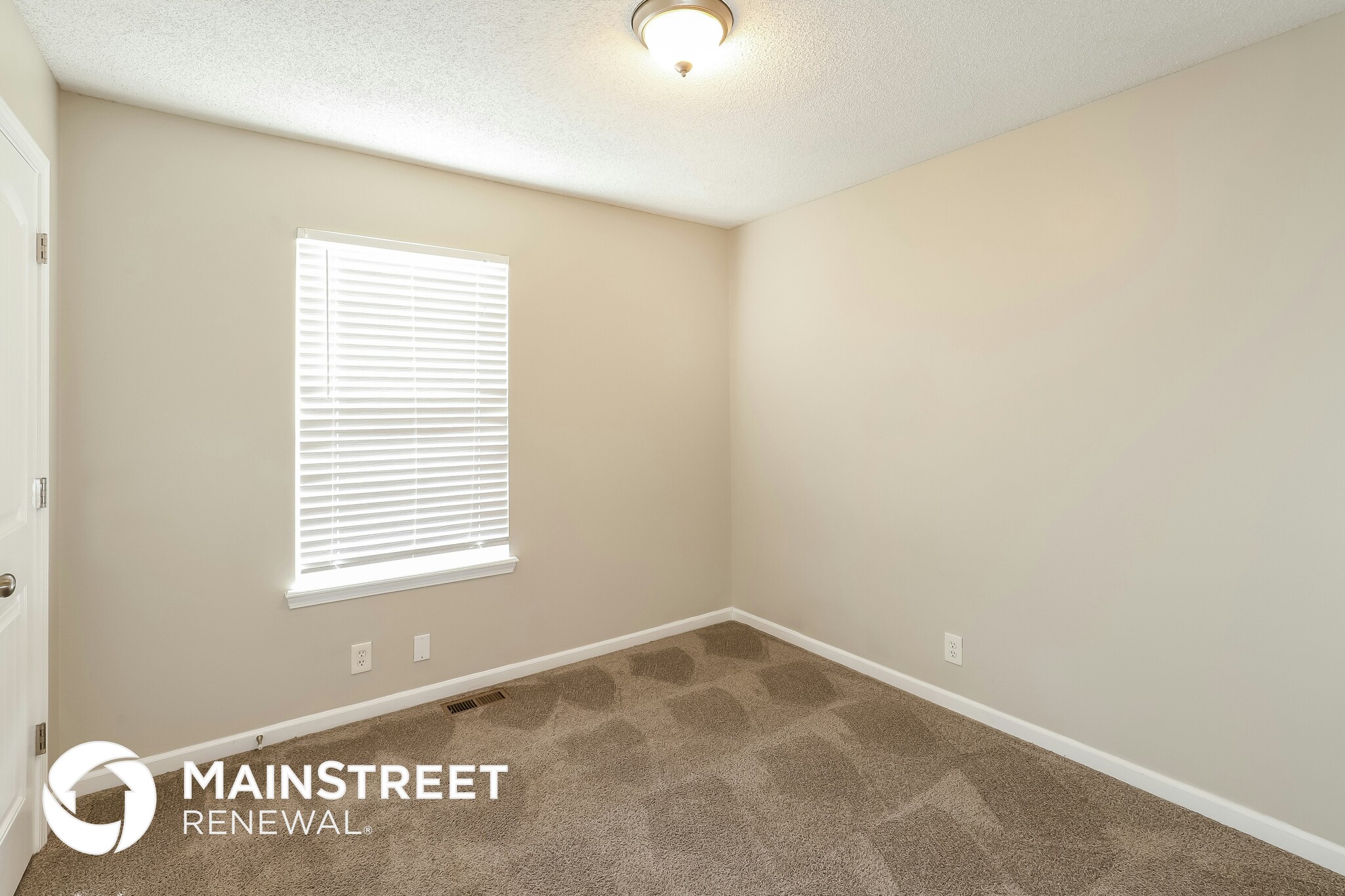 Building Photo - 1410 NW High View Dr