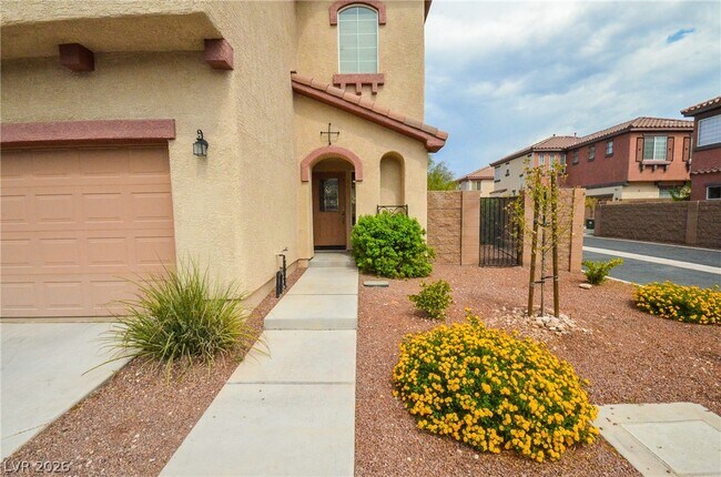 Building Photo - 10624 Allegrini Dr