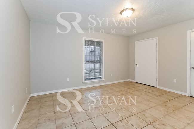 Building Photo - At Last, This Is What You Have Been Searching For!