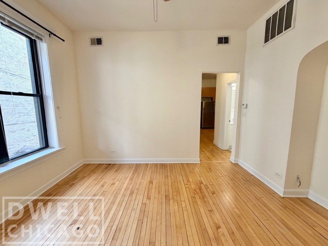 Building Photo - 2130 W Concord Pl