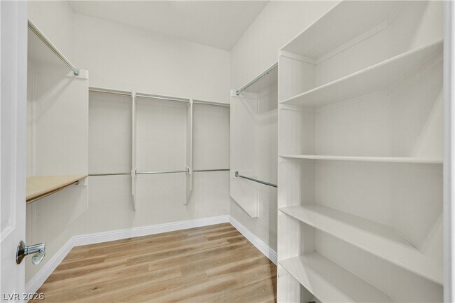 Building Photo - 2184 Pont National Dr