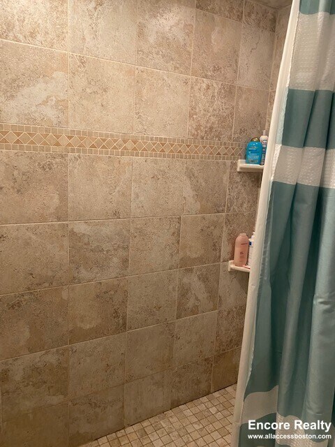 Building Photo - 1089 Beacon St