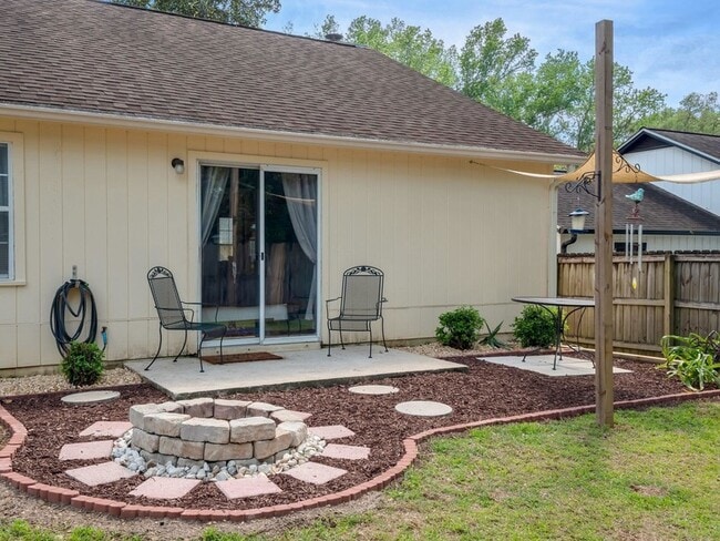 Building Photo - 1572 Cinnamon Bear Cir