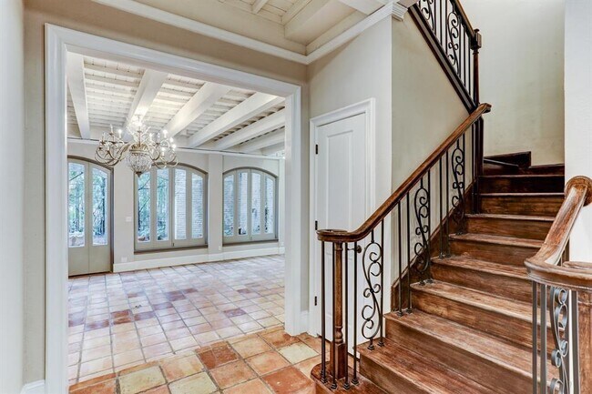 Building Photo - 14 Woodstone St