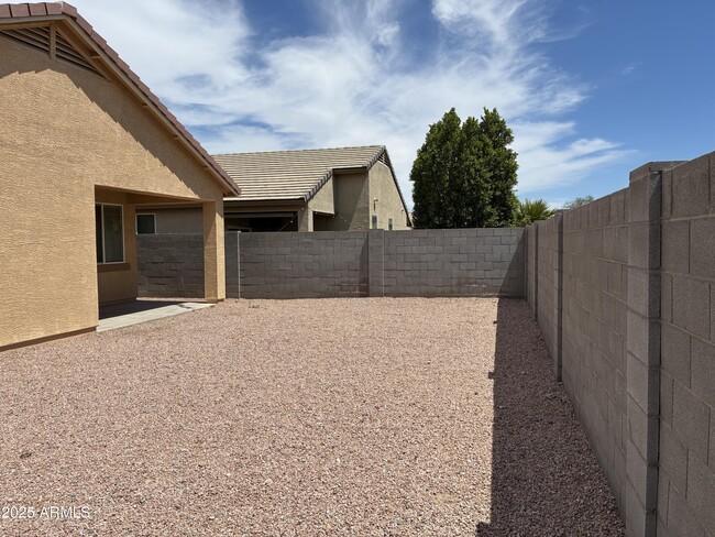 Building Photo - 11749 W Chase Ln