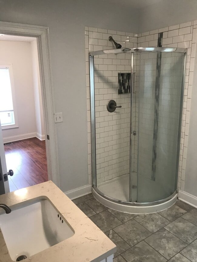 Building Photo - 2 Bed & 2 Bath in Old Hickory