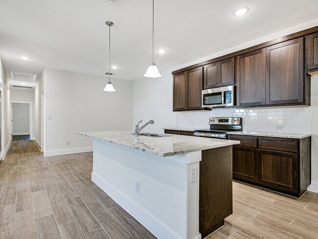 Building Photo - "Spacious 3-Bed Condo with 2 Baths in Charming Georgetown – 1424 Sq Ft of Comfort on Parkline Dr!"