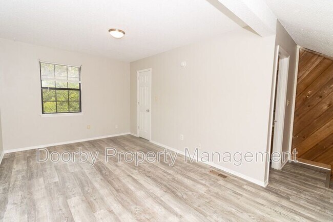 Building Photo - 22 S Germantown Rd