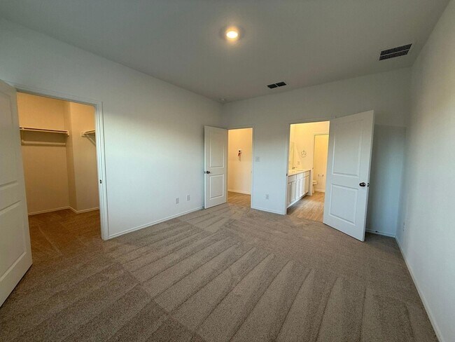 Building Photo - 499 Avre Lp