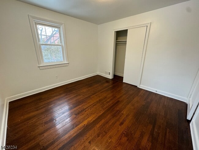 Building Photo - 8 Plymouth St