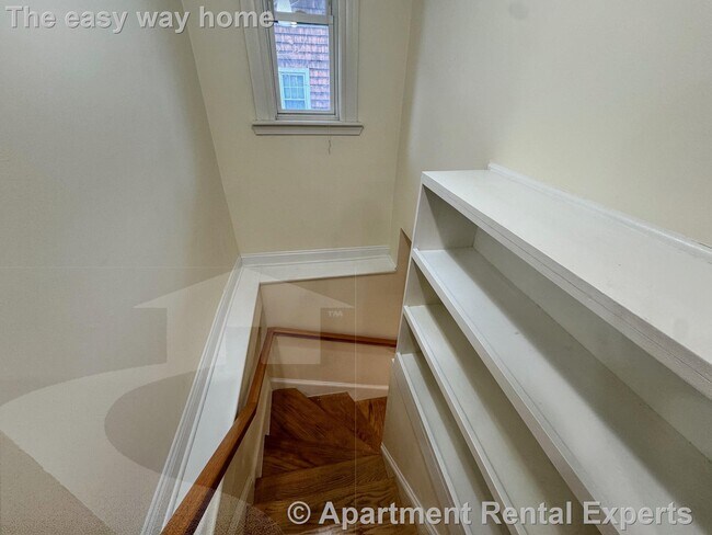 Building Photo - 65 Conwell Ave