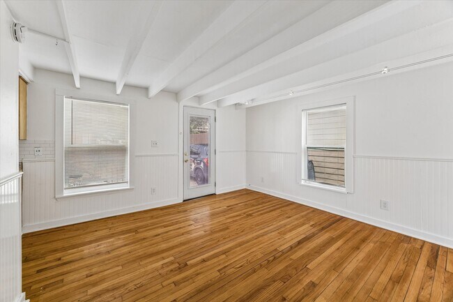 Building Photo - 820 Heights Blvd