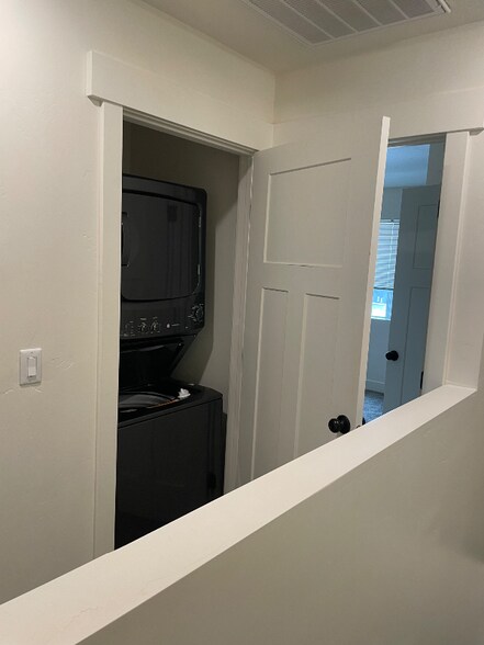 Building Photo - 920 S 25 E