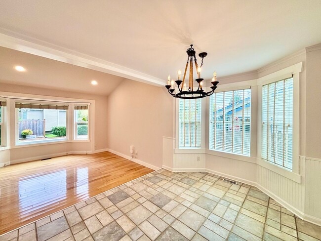 Building Photo - Great SFH for rent in North Rose Hill