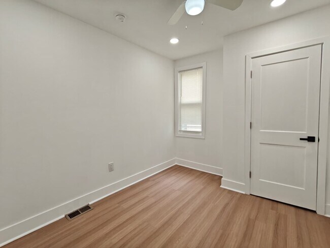 Building Photo - 143 N Conestoga St