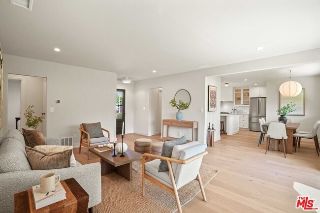 Building Photo - 5622 Babbitt Ave