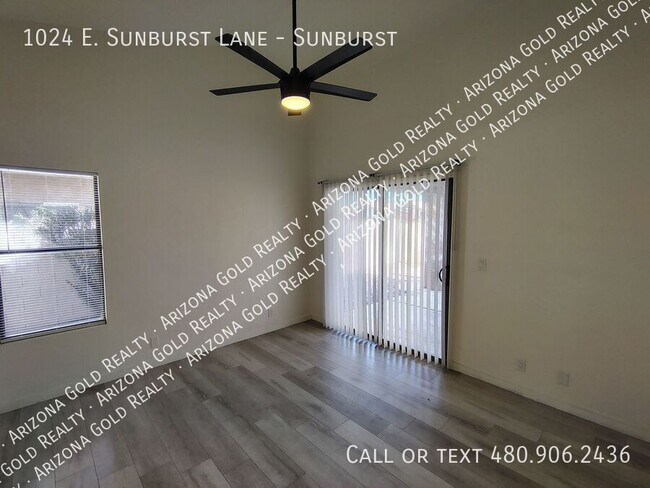 Building Photo - 1024 E Sunburst Ln
