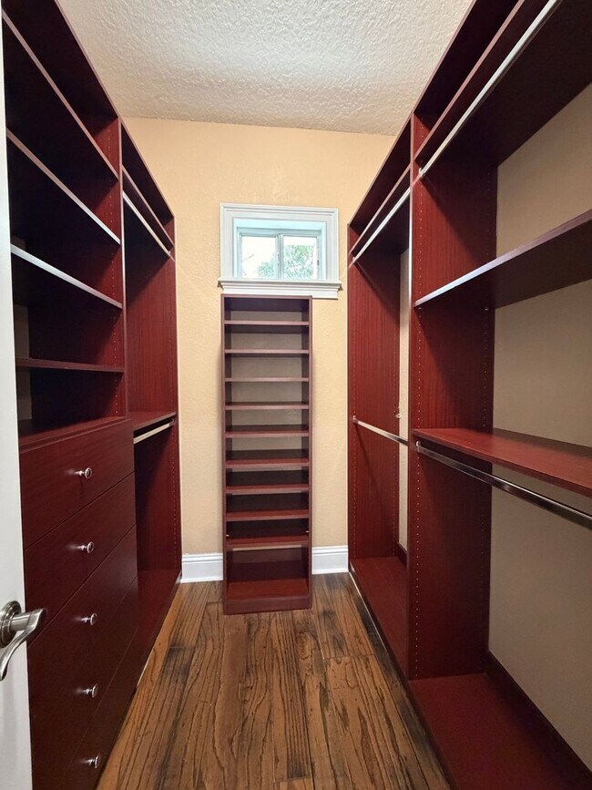 Building Photo - Luxury Windermere Home | 5 Bed 4.5 Bath La...