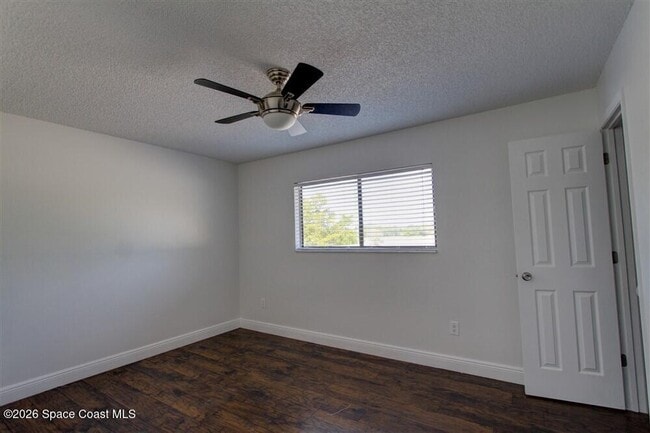 Building Photo - 283 E Towne Pl