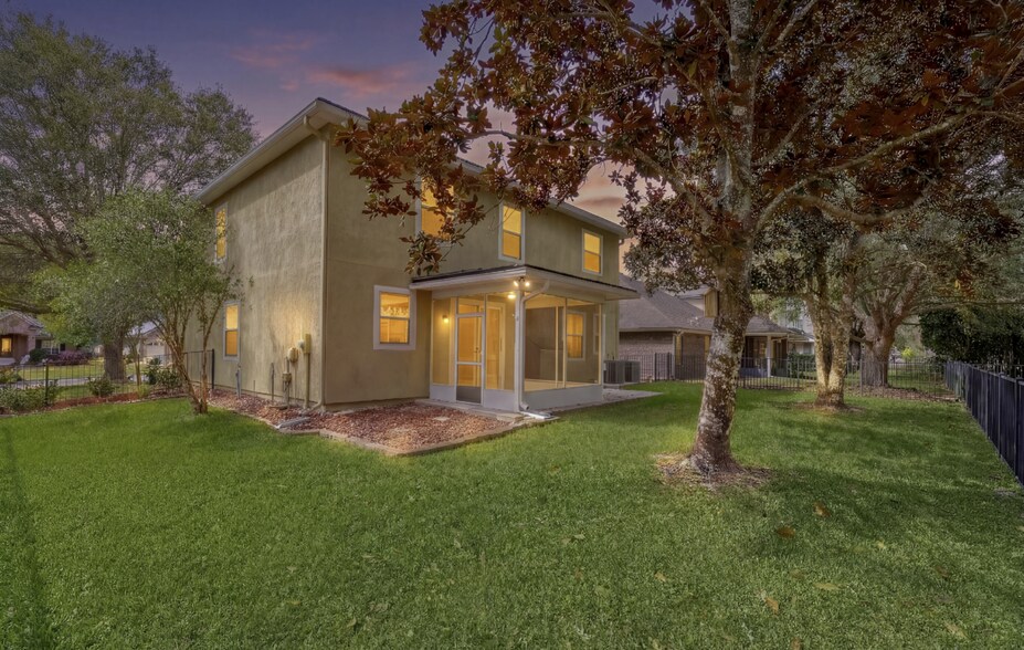 Building Photo - 1601 Majestic View Ln