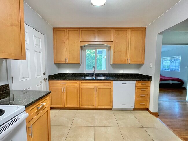Building Photo - 2601 Ives Ave