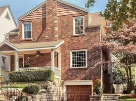 Building Photo - 432 Carswold Dr