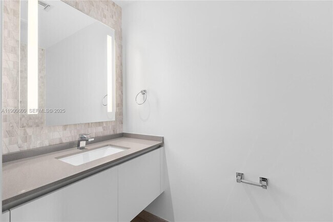 Building Photo - 68 SE 6th St