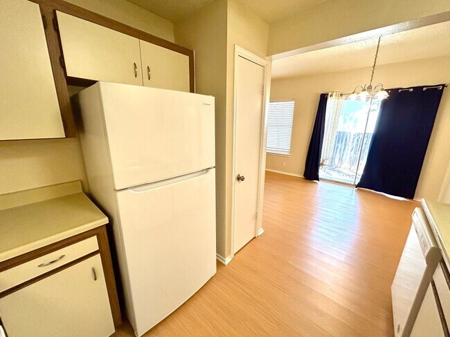 Building Photo - MUST SEE! Spacious Duplex With Garage & Google Fiber Access!