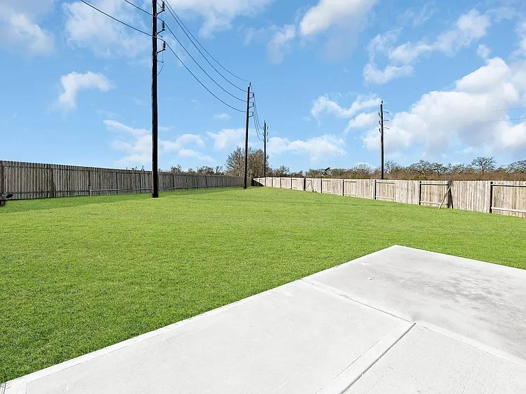 Building Photo - 5502 Rainbow Rd.