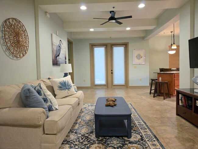 Building Photo - Ground floor 2/2 at The Enclave at Oak Hill