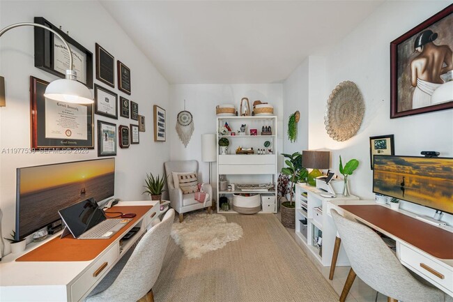 Building Photo - 460 NE 28th St