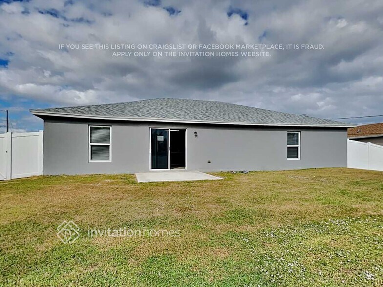 Building Photo - 1138 SW Coleman Ave