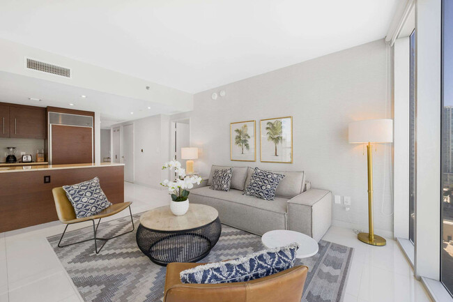Primary Photo - 485 Brickell Ave