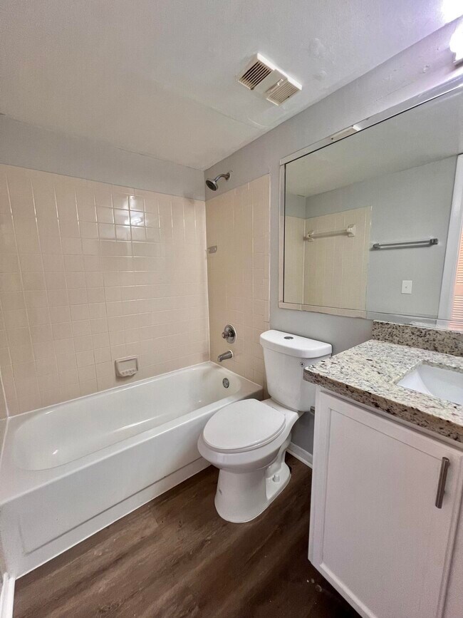 Building Photo - 724 Executive Center Dr