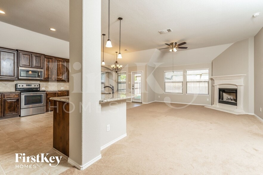 Building Photo - 222 Carson Dr