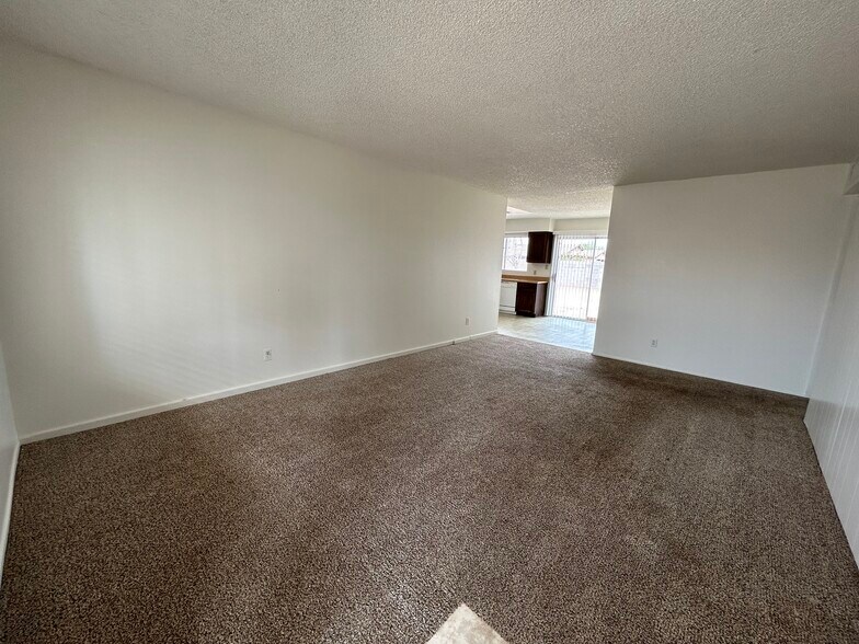 Building Photo - 2060 W Peralta Ave