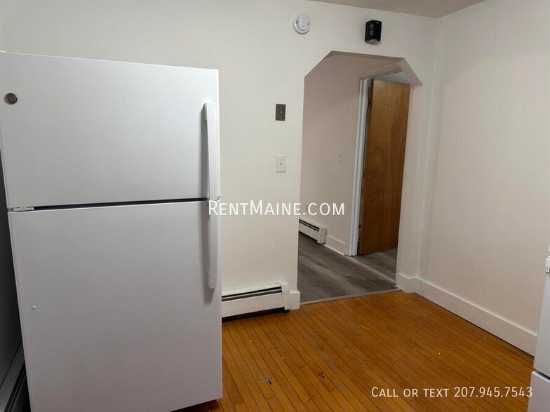 Building Photo - 116 Elm St