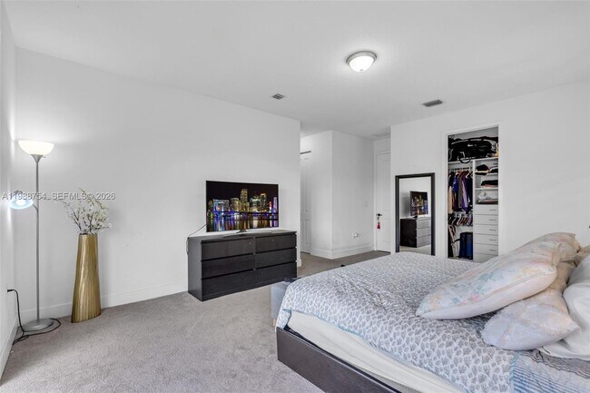 Building Photo - 3332 W 95th Terrace