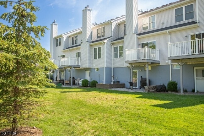 Building Photo - 24 DeCroce Ct