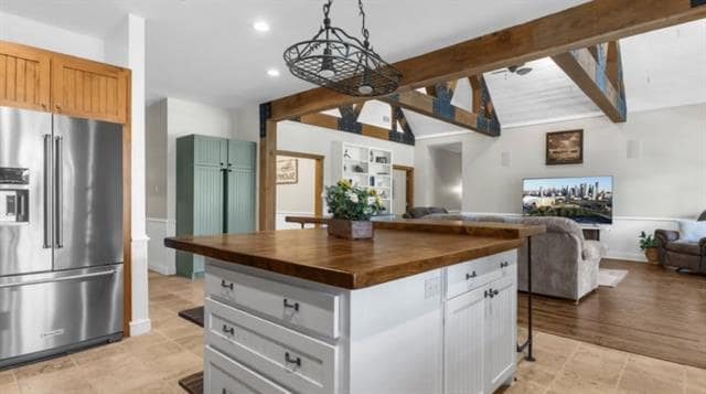 Building Photo - 218 River Oaks