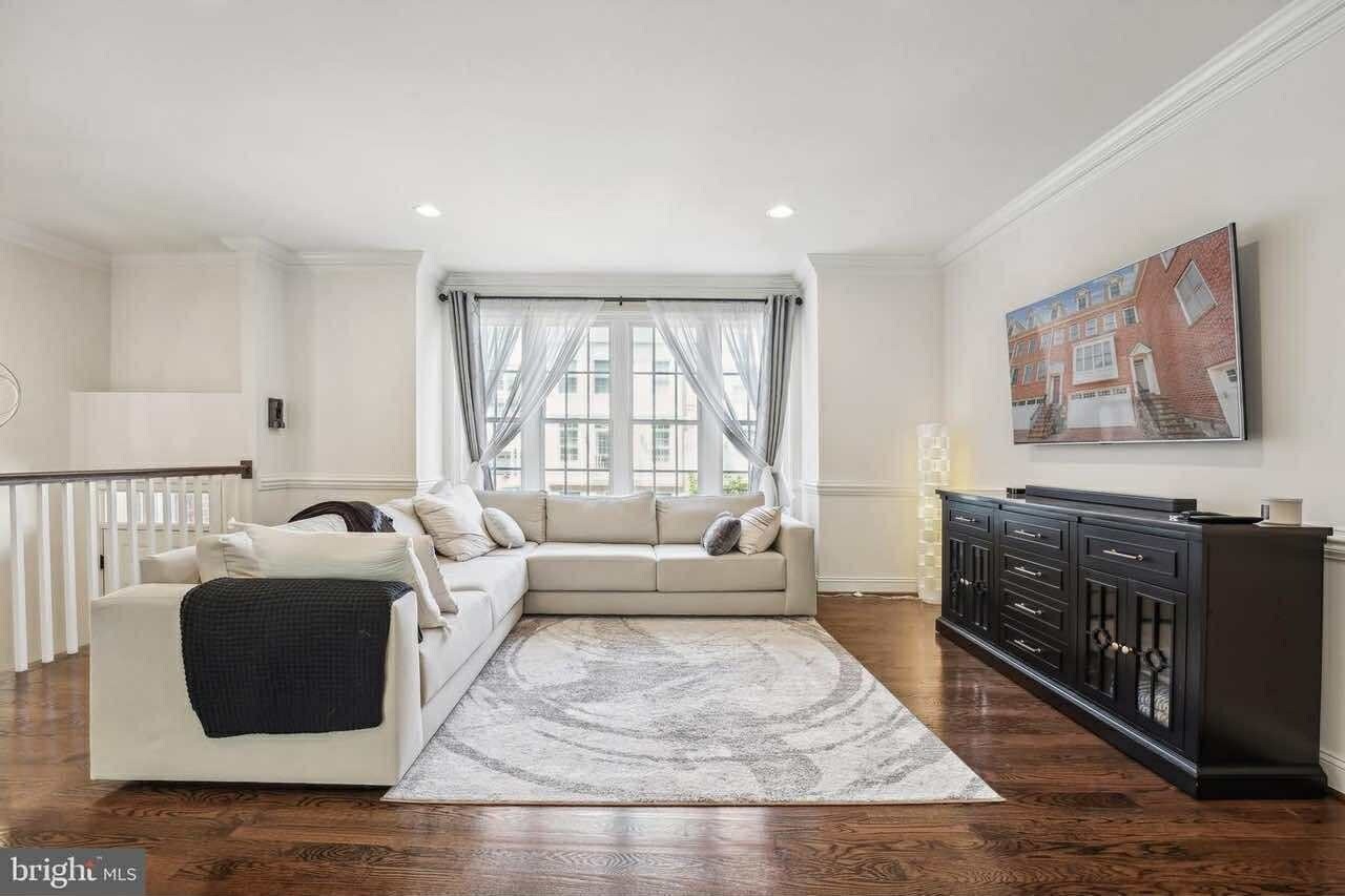 Building Photo - 10669 Yorktown Ct